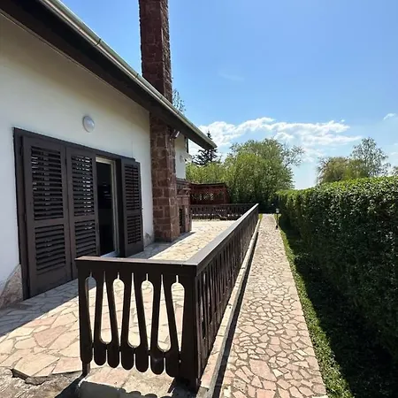 Hangulatos Balaton Parti Nyaralo Ferienhaus *