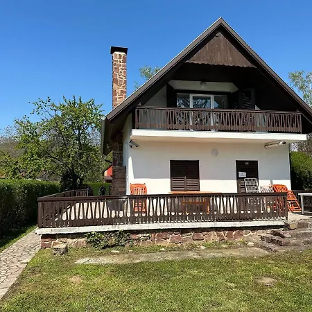 Hangulatos Balaton Parti Nyaralo