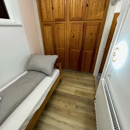 別荘 Hangulatos Balaton Parti Nyaralo *