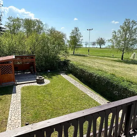 Hangulatos Balaton Parti Nyaralo *