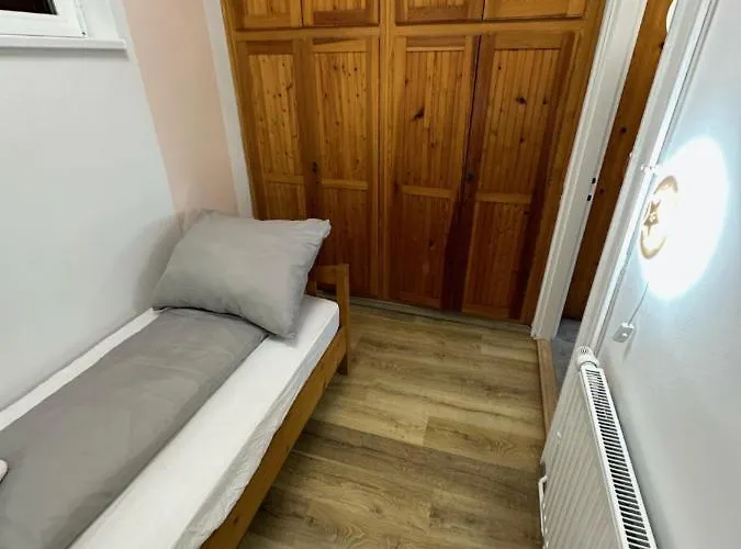 بيت للعطل Hangulatos Balaton Parti Nyaralo *