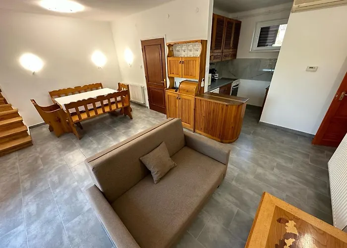 Hangulatos Balaton Parti Nyaralo *